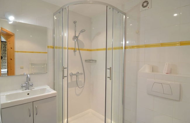 Scenic Villa Near Lake View - Photo 18