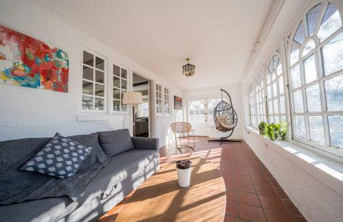 1 Block to Beach - 8BR 5BA Modern Historic Home - Foto 21