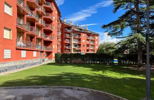 Piso Puigcerda vistas y piscina - Foto 12