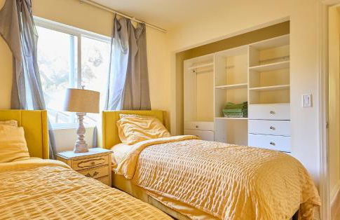 Malibu Nature Escape - 2BR Hideaway Nestled in the Woods, Minutes from the Beach - Foto 10