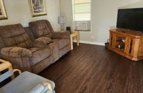 Woody's By The Lake LLC - Foto 7