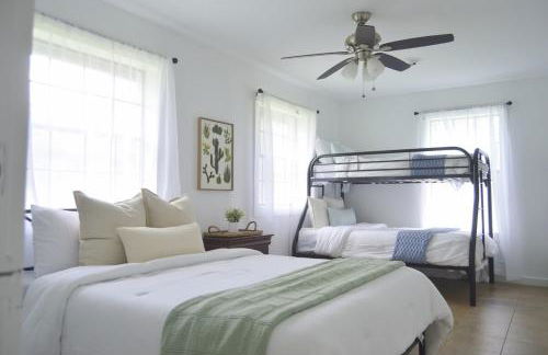 Gorgeous 10 Acre Modern Farmhouse & Private Pond - Photo 30