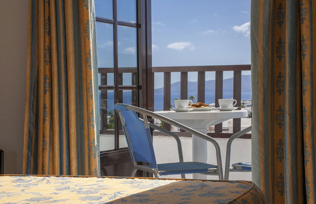 Apartamentos Plaza Azul - Photo 9