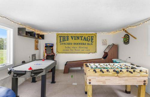 Keuka Wine Trail Vineyard View Farmhouse - Fire Pit & Game Room - Foto 63