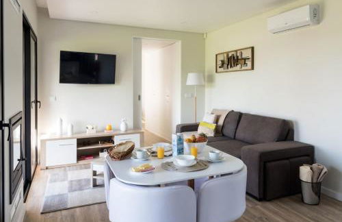 Vila Vicente Jacuzzi, Sauna and Parking - Photo 9