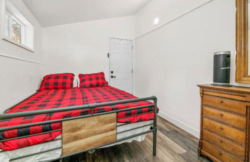 Family Fun Cabin - Mountain home with Game Room, Hot Tub and Lake Views! - Foto 36