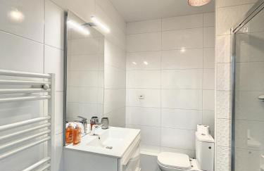 City & cosy, LYON CHARCOT- WIFI - LAVE LINGE - BALCON - PARKING - Foto 14