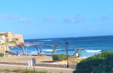 Studio standing classé meublé de tourisme avec terrasse vue mer " les pieds dans l'eau " à Algajola - Foto 3