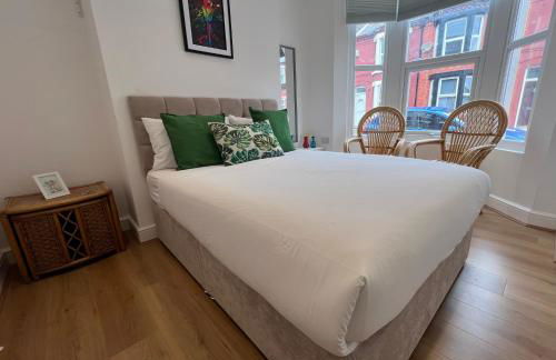 2025 Award Winner Liverpool Cherry House - 4 Bedrooms - Foto 64