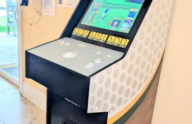 Walk to The Ave- Heated Pool, Spa, Golden Tee and Putting Green - mins to Beach- by Maven Vacation Rentals - Foto 7