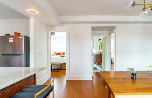 Jungle House Luxury Homes - Columbus Downtown Short North - Steps to Convention Center & Nationwide Arena - Sleeps up to 8 - Free Parking - Over 5,800 Five Stars - Foto 29