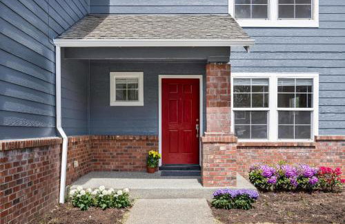 Newly Remodeled Hilltop 4B Retreat with Gym - Foto 7