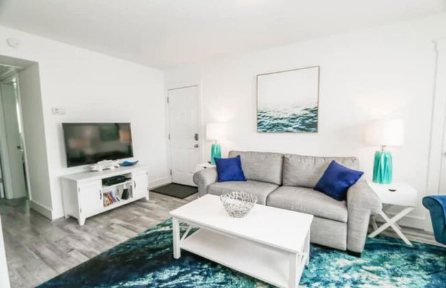 Calming Waves - 2 1 Condo 1 Block From Beach - Photo 10