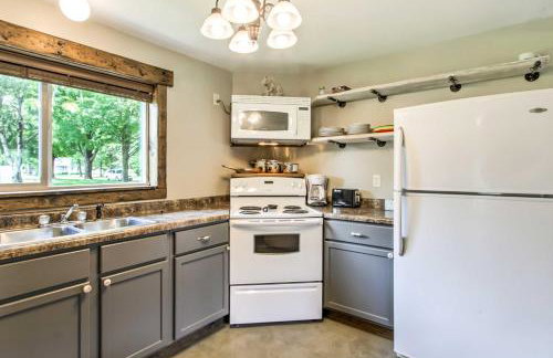 Lake Pepin Cottage with Patio - Walk to the Marina! - Foto 10