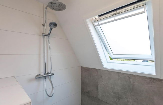 Carefully Furnished House with Bath near Mookerplas - Photo 9