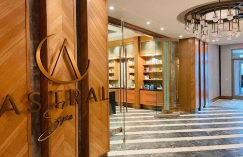 'Queen of the Turf' Walk to Oaklawn Racing and Gaming - Foto 16