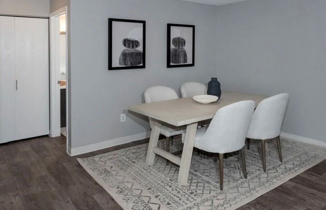 New-20p off-Uptown Love MPLS next to Fun - Foto 13