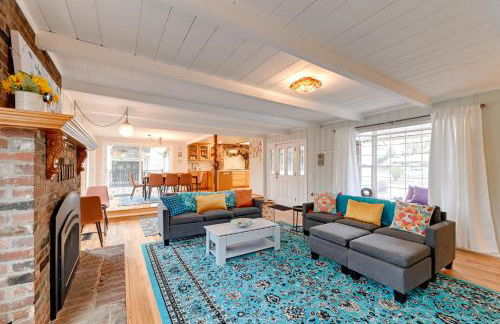 Spacious Grants Pass Home with Hot Tub and River Views - Foto 5