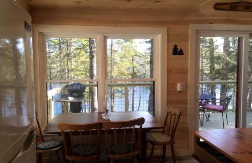 Secluded, Dog-Friendly Lakefront Cabin on Pristine Lake, Maine, for Wonderfully Romantic Getaways to Nature - Foto 3