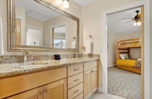 Skytop Chalet Pet Friendly, Hot Tub and Views - Foto 79