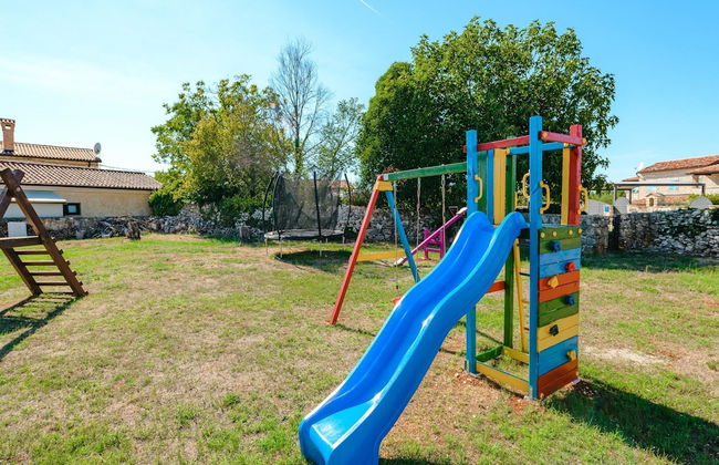 Villa in Sveti Lovrec Near Ski Resort - Foto 28