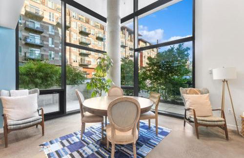 Airy and Open Corner Loft - 92 Walkscore - Foto 4