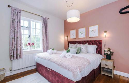 Beautiful Cozy Cottage in Sandbach by 53 Degrees Property, Sleeps 4 with FREE Parking - Photo 14