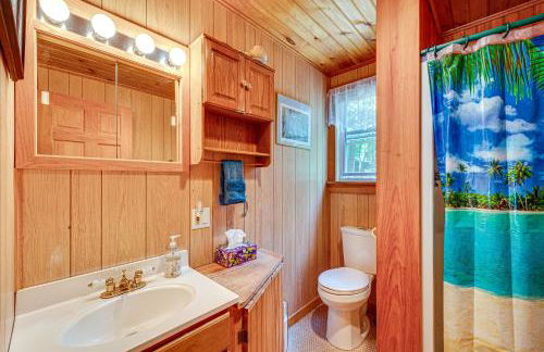 Denmark Waterfront Cabin with Dock and Charcoal Grill! - Foto 11