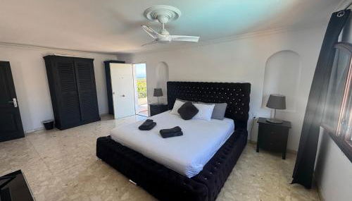 Large Villa in Maspalomas with Huge Private Pool, Jacuzzi & Gym - Foto 5