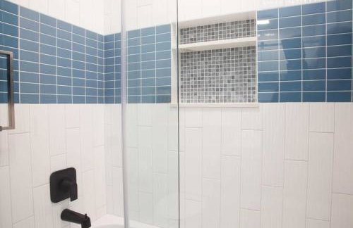 Geometric Loft renovated, hip, pets, poolspa - Foto 25