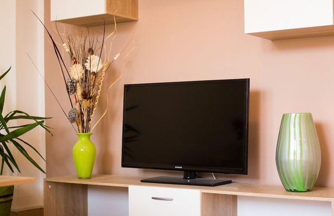 Refined and Timeless Krk Apartment With Terrace - Photo 14