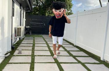 AMIRI Hollywood 5 mins from Hard Rock Stadium & The Guitar - Foto 13