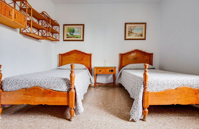 Deluxe Villa in Urbanització Bon Relax near Beach - Foto 13