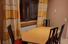 Basecamp 60 am Waldrand - für Gruppen Familien Monteure - helles 2-Zimmer-Souterrain - Frankfurt, Hanau, Gießen - kostenlose Parkplätze - Foto 7