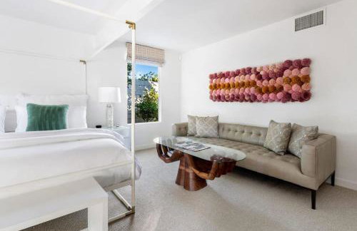 Monterey Manor Interior Designed Home Plus Pool - Photo 41