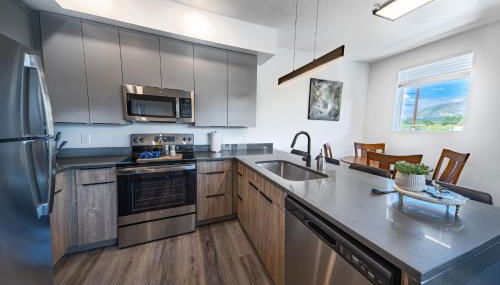 Sugarhouse! Mountain View 3BR, 2BA Gym, Parking - Foto 2, stove, dishwasher, toaster