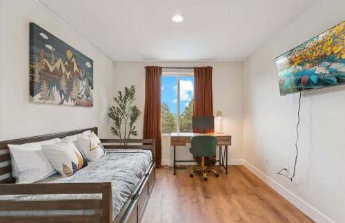 15 min to Boulder Rope Course Hot Tub & Views - Photo 14