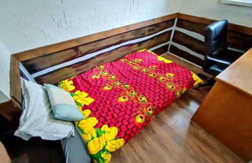 Wolf's Cabin-Walk to Downtown Noblesville - Foto 18