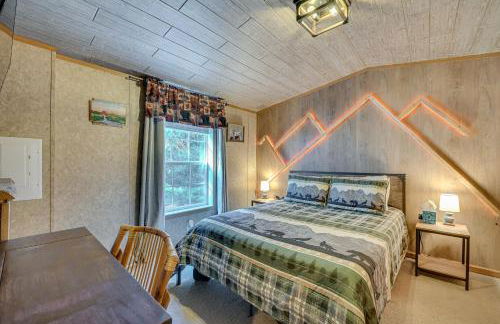 Northville Cabin with Fire Pit, 4 Mi to Boat Ramp! - Foto 11