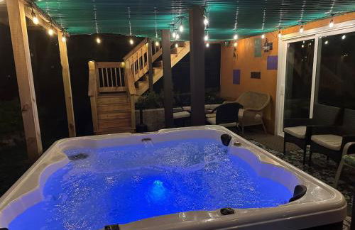 WOW!! Ultimate Pocono Retreat, Hot Tub, Game Room, Deck, Lakes, Skiing, Pools - Foto 33