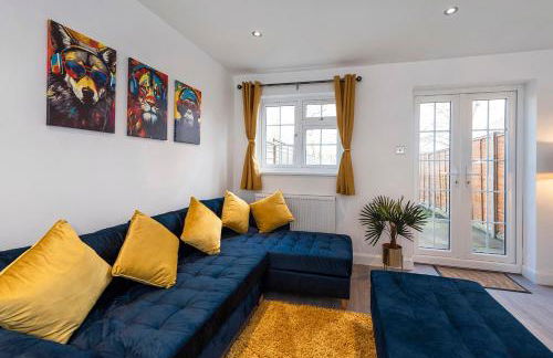 Guild Lodge 3 Bedrooms 3 Bathroom Home - Fast London Access - Photo 3