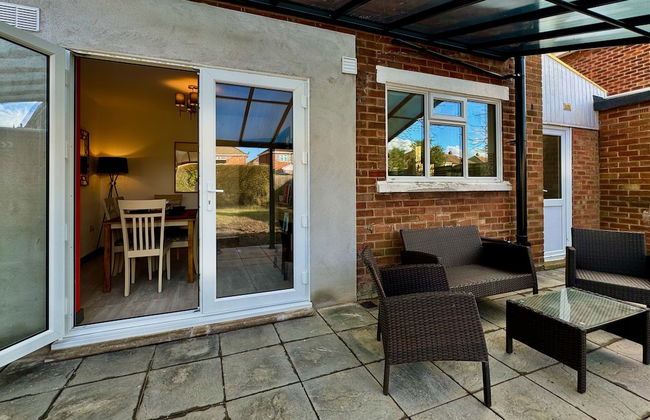 Sandringham House Serene Escape Cottage - Photo 33