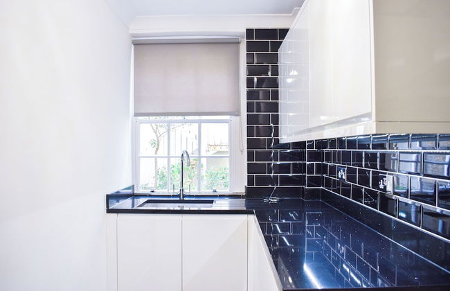 Centrally Located Budget Apartment, 3mins to Tube - Photo 5