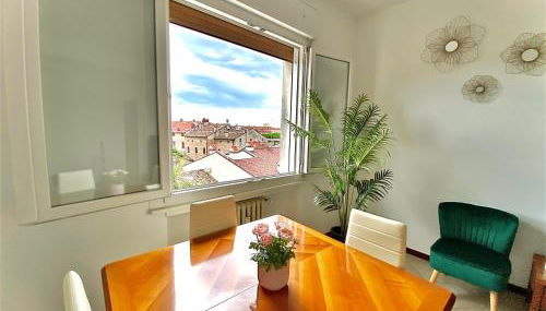 BELLAVISTA , Bright and Stylish Two Bedroom Apartment in the Historic Center - Photo 2