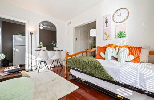 1BR Near UofA, Work Desk, Gem Show Friendly - Foto 23