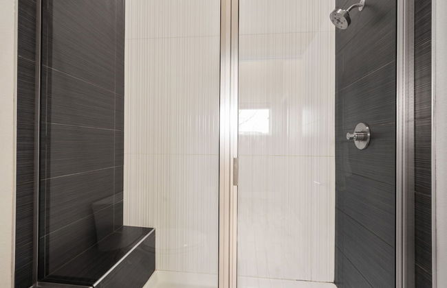 Elegant Oasis - Fireplaces, King Beds, Mtn Views! - Foto 21