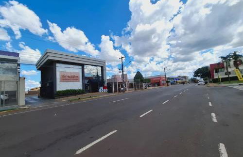 CASA - 3 quartos com ar - garagem para 3 carros - Foto 49