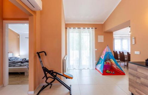 Beautiful Apartment In Cabrunici - Foto 22