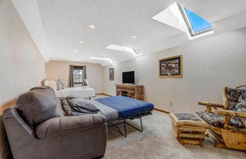 Moose Tracks Cabin - Hot Tub BBQ Billiards Groups - Foto 52