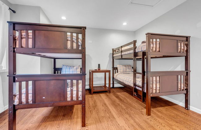 Cozy Private Home W Fireplace Outdoor Kitchen - Photo 35